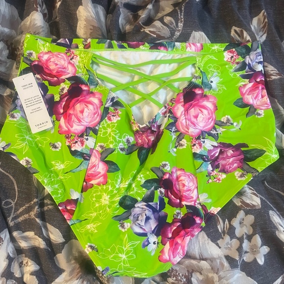 Torrid Green Floral Bikini Bottom size 3x - Picture 3 of 5